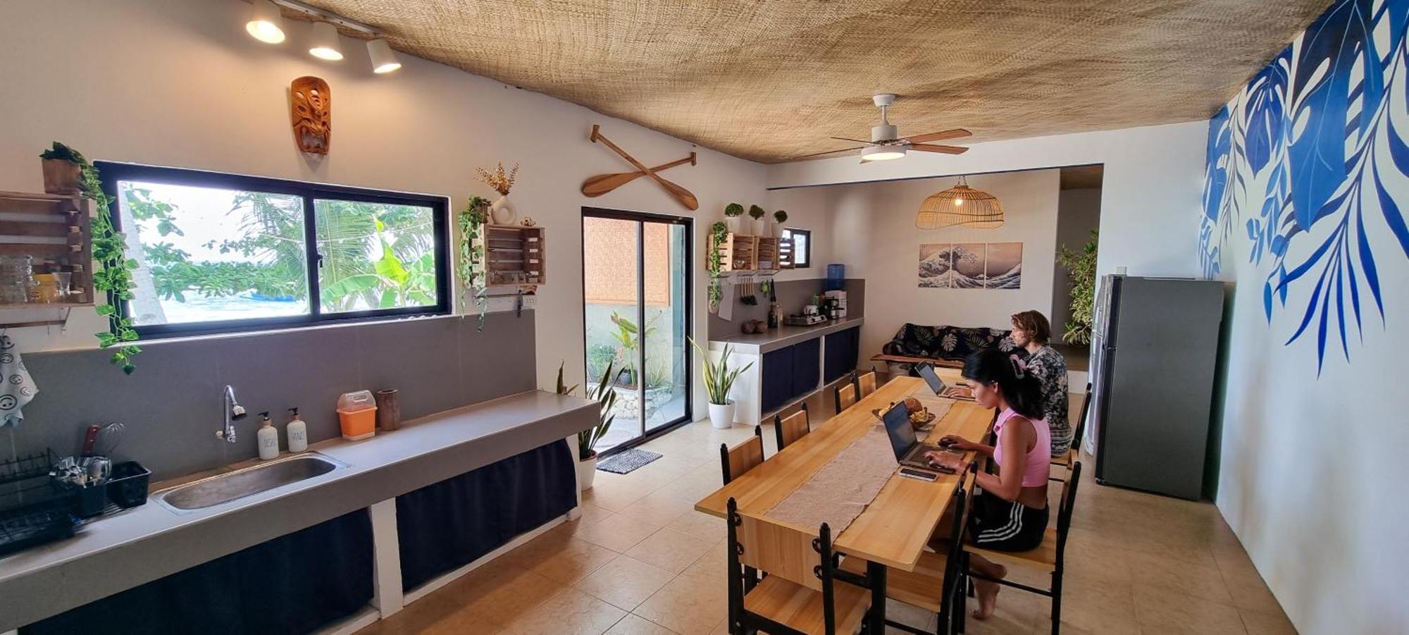 Blue House Backpackers Siquijor Vandrehjem San Juan  Eksteriør billede